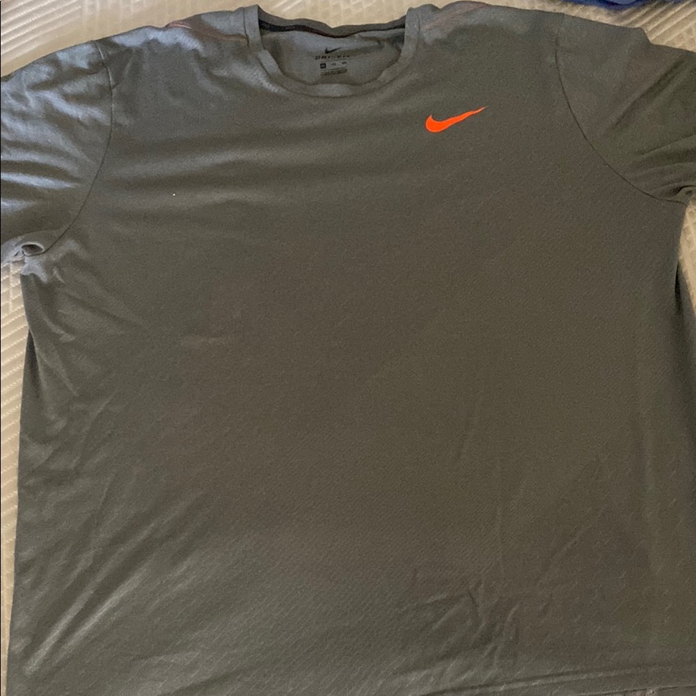 Nike Men's Gray Dri-Fit T-Shirt